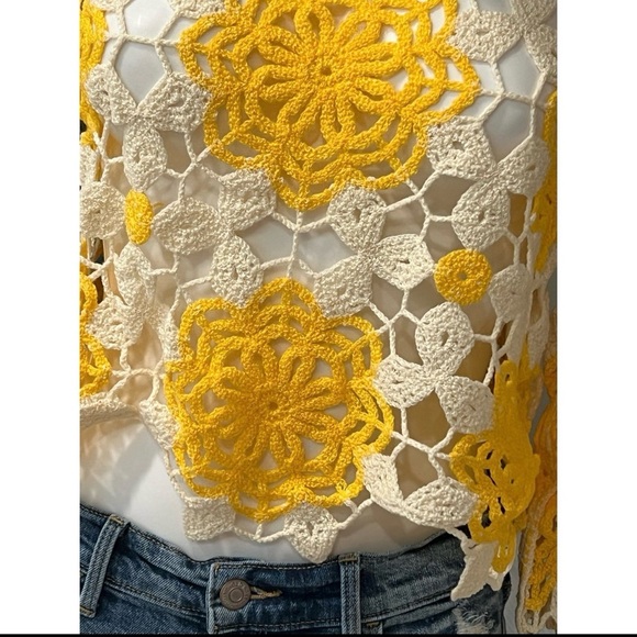 AVAILABLE cream and yellow sheer crochet top ONE SIZE - Picture 6 of 6